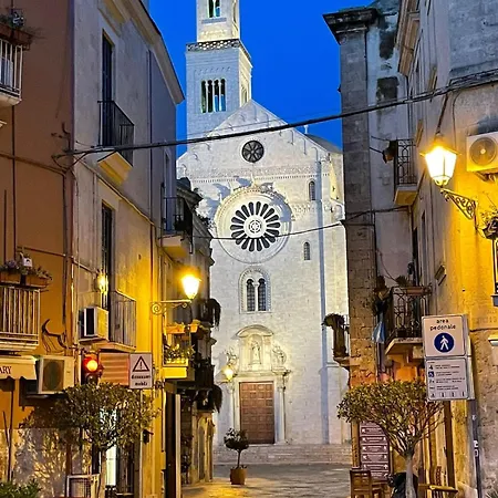 Rosas - Palazzo S, Annunziata * Bari