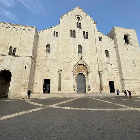 Rosas - Palazzo S, Annunziata * Bari