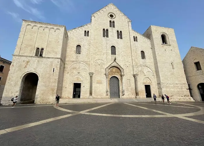 Rosas - Palazzo S, Annunziata * Bari