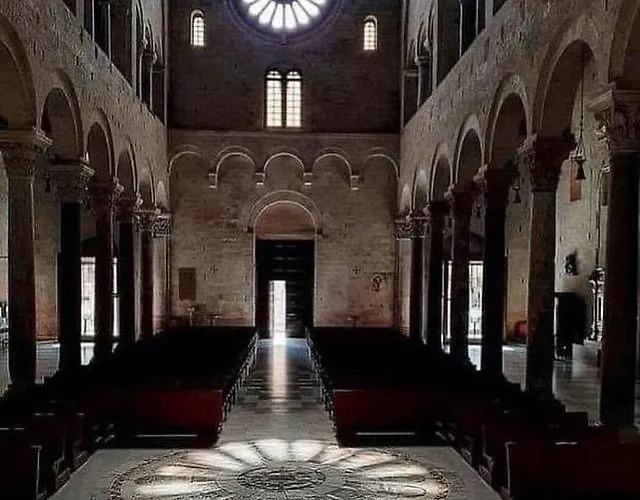 Rosas - Palazzo S, Annunziata Bari